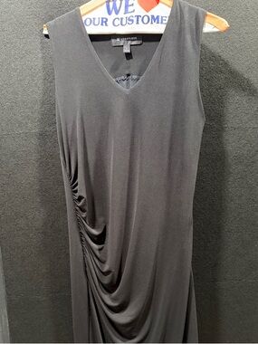 Honeylove Black V‑Neck Sleeveless Ruched Midi Dress